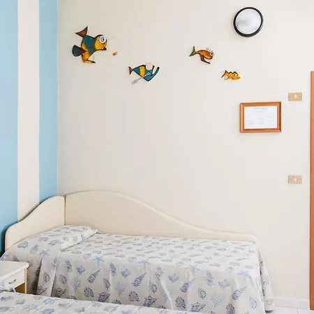 Letizia ベラーリア・イジェア・マリーナ